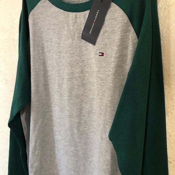 NWT Tommy Hilfiger Boy's Size L 14/16 Long Sleeve Shirt Grey/Green - Picture 2 of 4